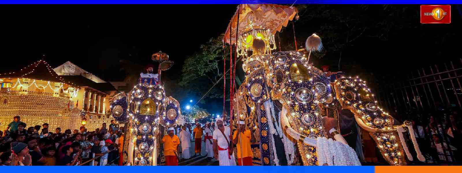 අවසන් මහා රන්දෝලි පෙරහැර අද රාත්‍රියේ...